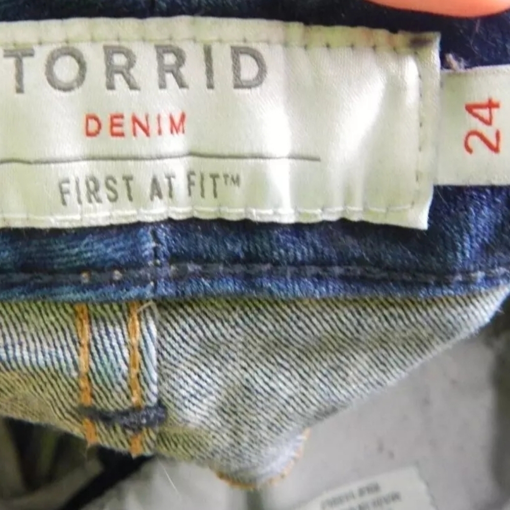 Torrid High Rise Stretch Denim Shorts - Picture 2 of 3